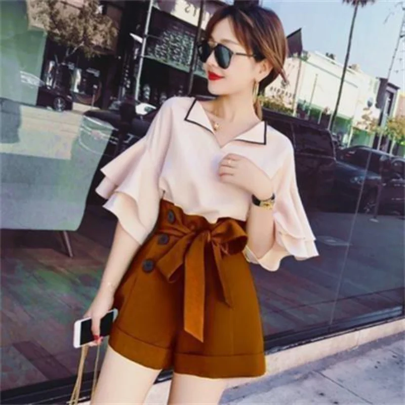 Summer new foreign style thin Hong Kong flavor two-piece fashion shorts temperament lady same set women's shorts two-piece set
Summer new foreign style thin Hong Kong flavor two-piece fashion shorts temperament lady same set women's shorts two-piece set