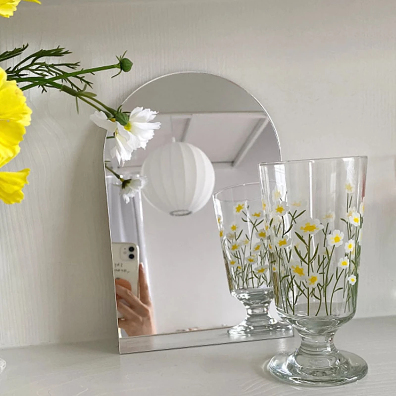 Nordic Irregular Table Bathroom Mirror Makeup Small Cosmetic Mirror Vanity Acrylic Room Decoration Decoration Maison Home Decor
Nordic Irregular Table Bathroom Mirror Makeup Small Cosmetic Mirror Vanity Acrylic Room Decoration Decoration Maison Home Decor