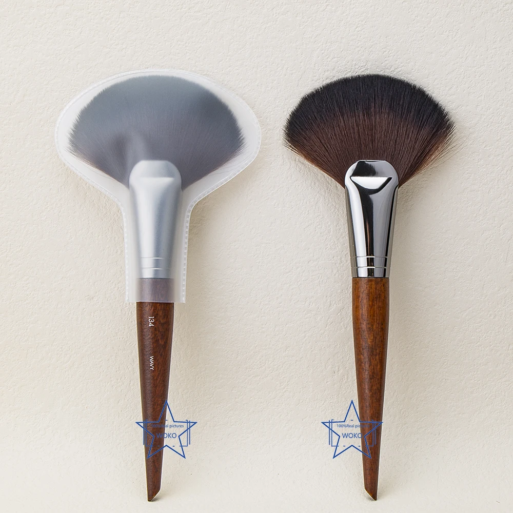 134 Fan Powder Brush Facial Fan Surplus Powder Makeup Brush Face Contour Bronzer Loose Powder Sculpting Makeup Tool
134 Fan Powder Brush Facial Fan Surplus Powder Makeup Brush Face Contour Bronzer Loose Powder Sculpting Makeup Tool