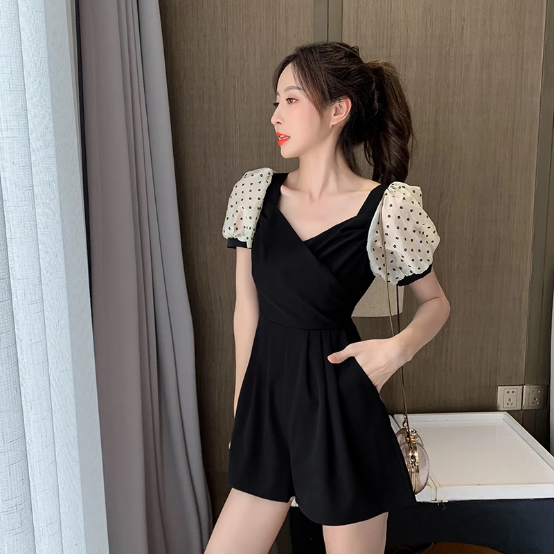 Women 2022 Summer Fashion V-Neck Puff Sleeve Rompers Female Retro Elegant High-waist Clothing Ladies Wide Leg Jumpsuit Mujer P19
Women 2022 Summer Fashion V-Neck Puff Sleeve Rompers Female Retro Elegant High-waist Clothing Ladies Wide Leg Jumpsuit Mujer P19