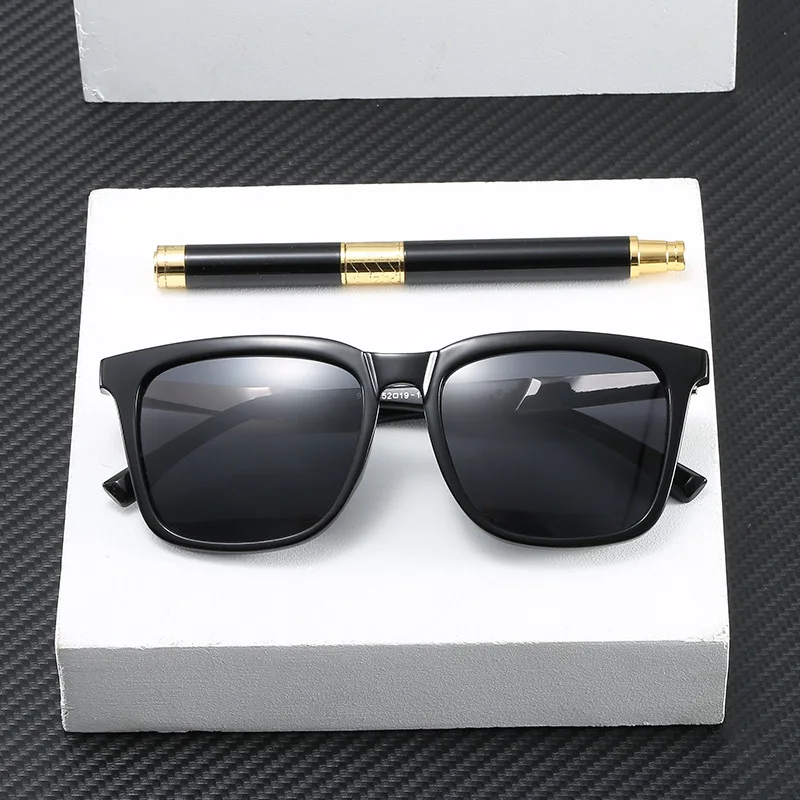 Солнцезащитные очки для мужчин и женщин UV400, квадратные модные солнечные очки для вождения, брендовые дизайнерские дорожные очки с защитой ...
Солнцезащитные очки для мужчин и женщин UV400, квадратные модные солнечные очки для вождения, брендовые дизайнерские дорожные очки с защитой ...