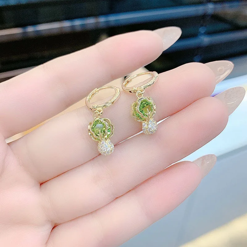 Fashion Unique Design Diamond Green Cabbage Ear Buckle Ladies Earrings New Trendy Temperament Net Red Small Fresh Earrings
Fashion Unique Design Diamond Green Cabbage Ear Buckle Ladies Earrings New Trendy Temperament Net Red Small Fresh Earrings