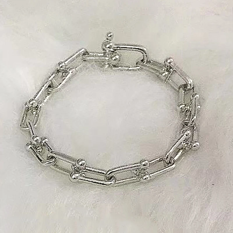 Fashion Jewelry S925 Sterling Silver Classic U-shaped Bracelet for Men and Women Luxurious Jewelry Party Holiday Gifts
Fashion Jewelry S925 Sterling Silver Classic U-shaped Bracelet for Men and Women Luxurious Jewelry Party Holiday Gifts