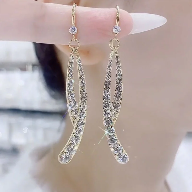 Niche design cross fishtail ladies earrings 2022 new fashion accessories high-end sense light luxury temperament gift earrings
Niche design cross fishtail ladies earrings 2022 new fashion accessories high-end sense light luxury temperament gift earrings