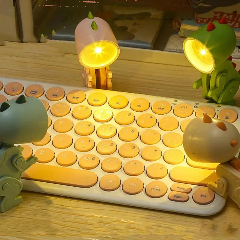 Mini Cute Dinosaur Light Cartoon Folding Table Lamp LED Night Light Ins Student Gift Kids Room Bedside Bedroom Living Room Decor
Mini Cute Dinosaur Light Cartoon Folding Table Lamp LED Night Light Ins Student Gift Kids Room Bedside Bedroom Living Room Decor