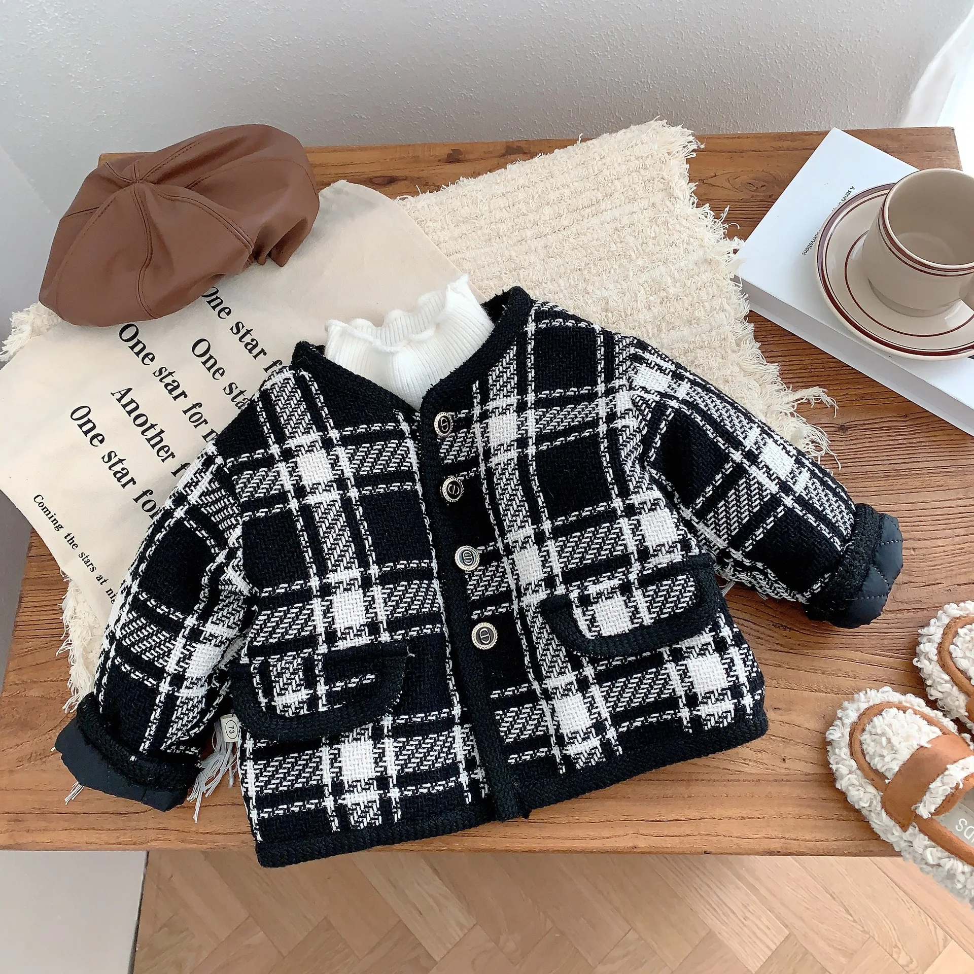 2022 Autumn Winter New 1-6years Girl Children Casual Classic Plaid Coat Boy Baby Plus Fleece Long Sleeve Tops Fashion Kid Jacket
2022 Autumn Winter New 1-6years Girl Children Casual Classic Plaid Coat Boy Baby Plus Fleece Long Sleeve Tops Fashion Kid Jacket