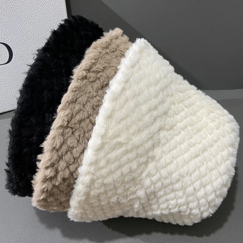 New Women's Winter Fashion Bucket Hat Solid Color Panama Warm Hats Female Faux Fur Fisherman Cap Hats for Women Dropshipping
New Women's Winter Fashion Bucket Hat Solid Color Panama Warm Hats Female Faux Fur Fisherman Cap Hats for Women Dropshipping