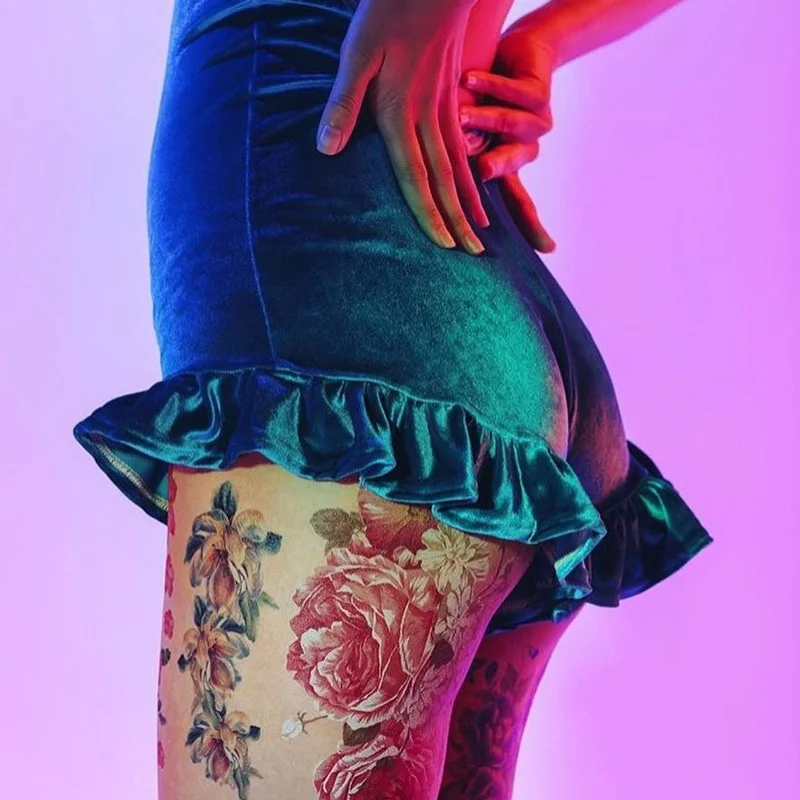 4 Colors Sexy Velvet Women Autumn Winter Night Club Panties Ruffles Elastic High Waist Bottom Vintage Mini Hot Shorts
4 Colors Sexy Velvet Women Autumn Winter Night Club Panties Ruffles Elastic High Waist Bottom Vintage Mini Hot Shorts