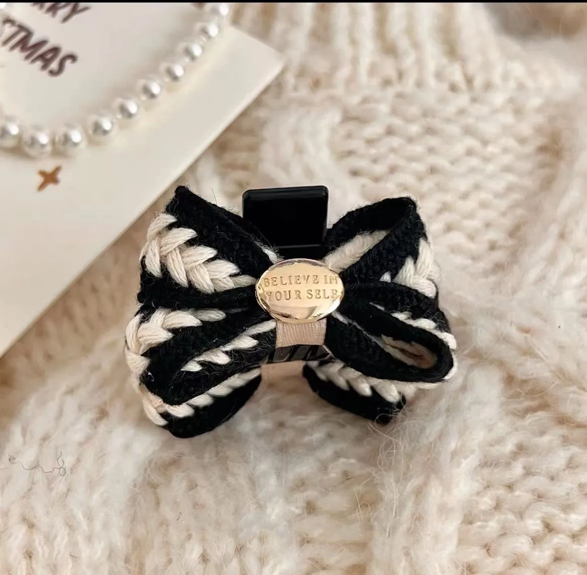 Vintage Black Hair Claw for Women Braided Small Grab Clips Girls Bangs Haipins Elegant Hair Jewelry Woven Headwear Accessories
Vintage Black Hair Claw for Women Braided Small Grab Clips Girls Bangs Haipins Elegant Hair Jewelry Woven Headwear Accessories