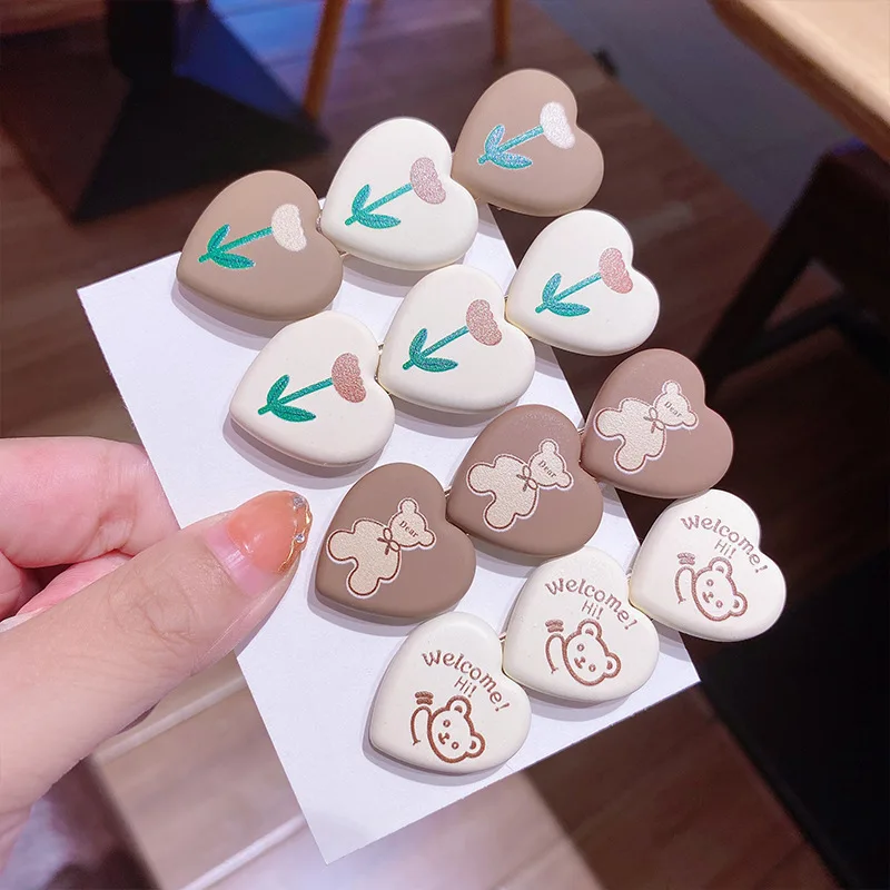 Fashion Cute Heart-shaped Ladies Hairpin Simple Children Bear Cartoon Hairpin Side Clip Hair Accessories Word Clip
Fashion Cute Heart-shaped Ladies Hairpin Simple Children Bear Cartoon Hairpin Side Clip Hair Accessories Word Clip