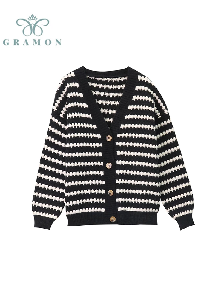 High Quality Fashion Stripe Cardigan Long Sleeve Single Breasted Contrast Color V Neck Button Knitted Sweater Loose Female Tops
High Quality Fashion Stripe Cardigan Long Sleeve Single Breasted Contrast Color V Neck Button Knitted Sweater Loose Female Tops