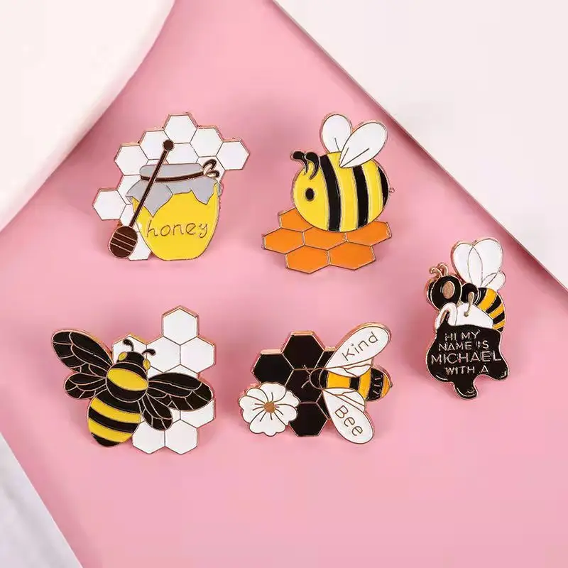 Cartoon Cute Little Bee Metal Brooch Fun Enamel Pin Fashion Hat Backpack Alloy Badge Shirt Jeans Lapel Pin Clothing Accessorie
Cartoon Cute Little Bee Metal Brooch Fun Enamel Pin Fashion Hat Backpack Alloy Badge Shirt Jeans Lapel Pin Clothing Accessorie