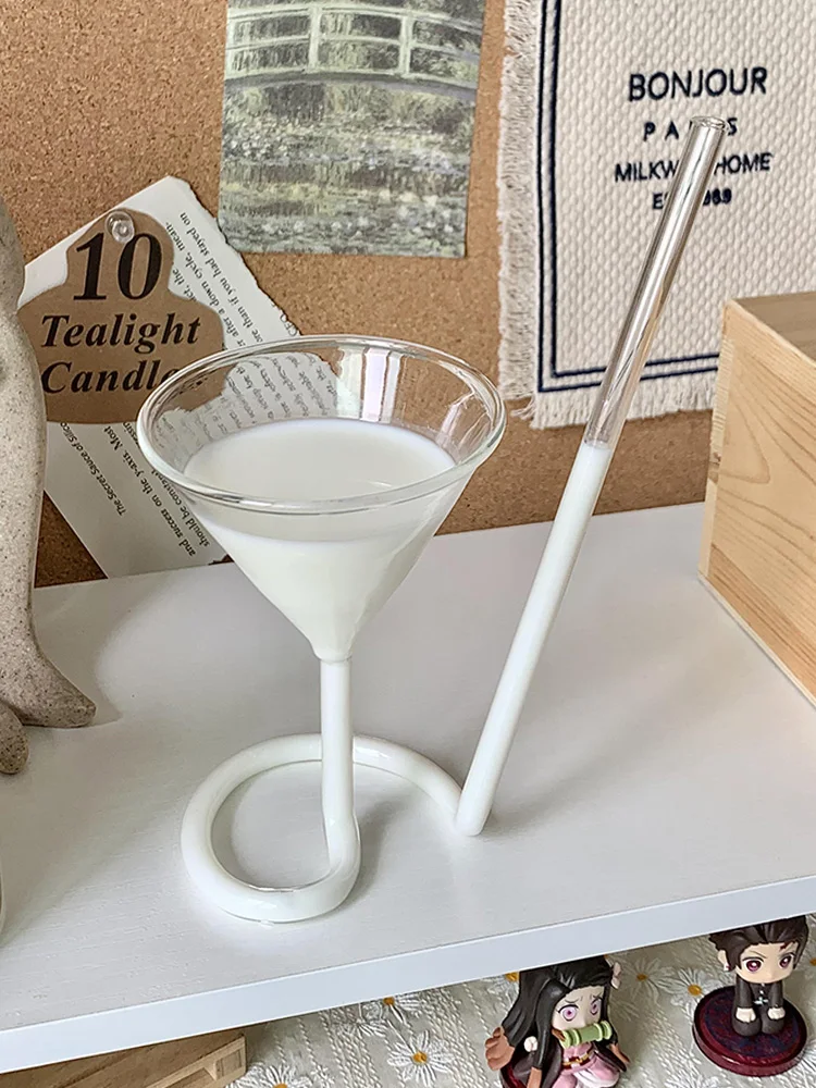 Creative Quirky Style Glass Spiral with Straw Cup Milk Drinking Cup Household Exquisite Female Coffee Wine Cup To Friends Gift
Creative Quirky Style Glass Spiral with Straw Cup Milk Drinking Cup Household Exquisite Female Coffee Wine Cup To Friends Gift