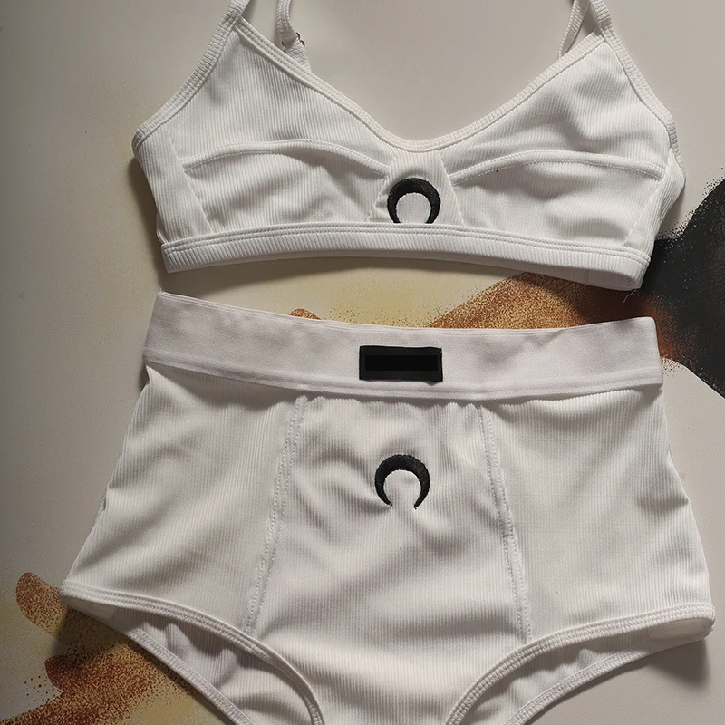 Hot Sale Moon Pattern Embroidery Women Summer Swimming Suit Beach Swimwear Bikini Sets Solid Color Two Piece Beachwear Suits
Hot Sale Moon Pattern Embroidery Women Summer Swimming Suit Beach Swimwear Bikini Sets Solid Color Two Piece Beachwear Suits