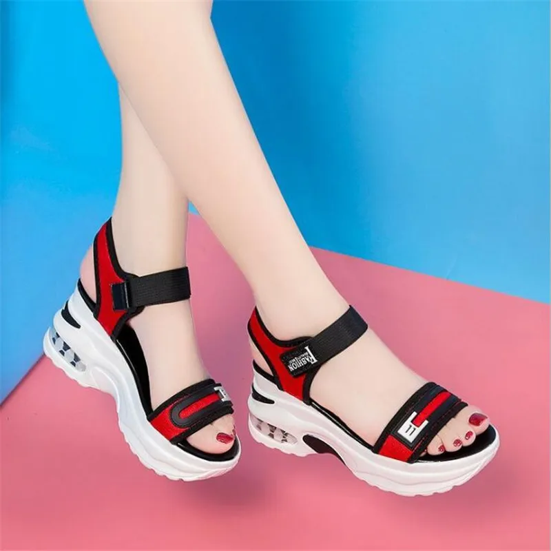 Women's Shoes 2022 Fashion Sandals Summer Women's Thick-soled High-heeled Sandals Open Toe Comfortable Simple Velcro Beach Shoes
Women's Shoes 2022 Fashion Sandals Summer Women's Thick-soled High-heeled Sandals Open Toe Comfortable Simple Velcro Beach Shoes