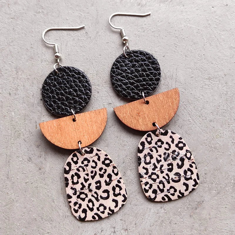 Boho Leopard Print Leather Earrings Simple Geometric Bark Pattern Stitching Cowhid Earrings For Women
Boho Leopard Print Leather Earrings Simple Geometric Bark Pattern Stitching Cowhid Earrings For Women