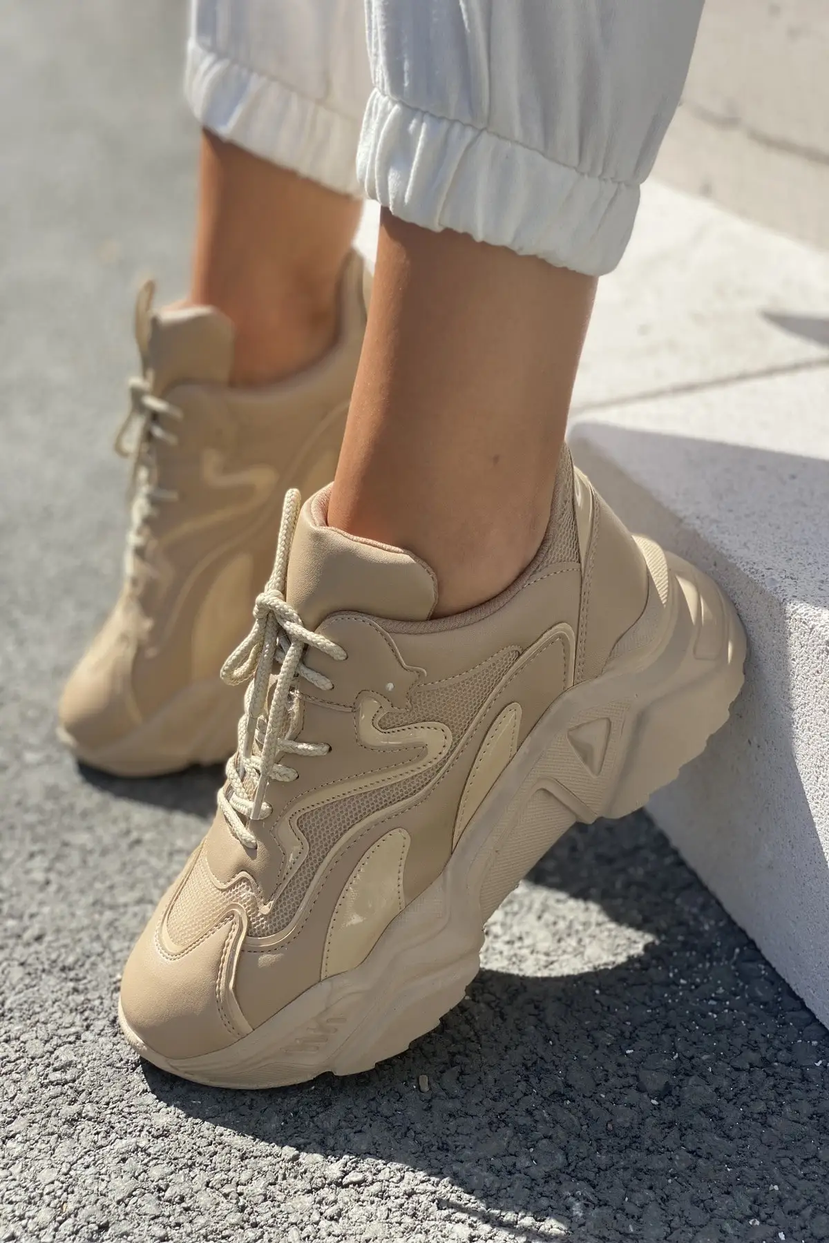 Summer Shoes Ladies 2022 Sneakers Women's Sports 2022 Fashion Medium Heel Beige Nice Novelty Casual Woman Loafers Female Heel
Summer Shoes Ladies 2022 Sneakers Women's Sports 2022 Fashion Medium Heel Beige Nice Novelty Casual Woman Loafers Female Heel