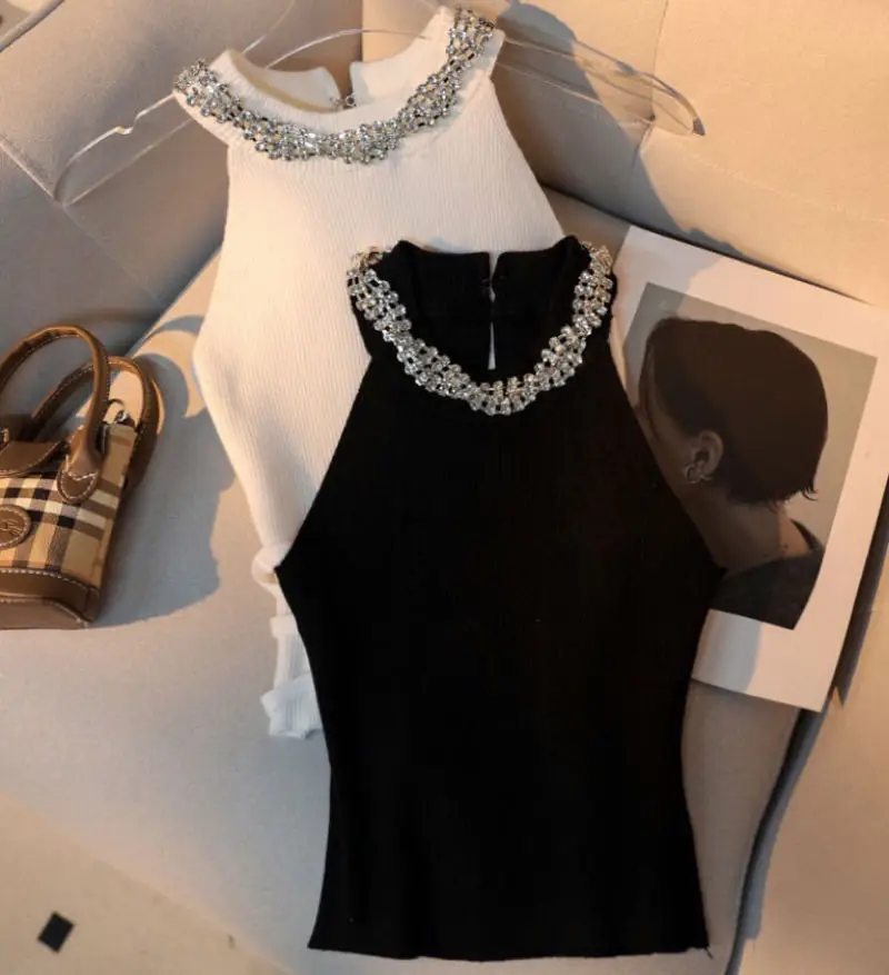 2023 Summer New Arrival Sexy Crop Tank Top Femme Black White Rhinestone Collar Sexy Sleeveless Knitted Top Slim Fit Halter Vest
2023 Summer New Arrival Sexy Crop Tank Top Femme Black White Rhinestone Collar Sexy Sleeveless Knitted Top Slim Fit Halter Vest