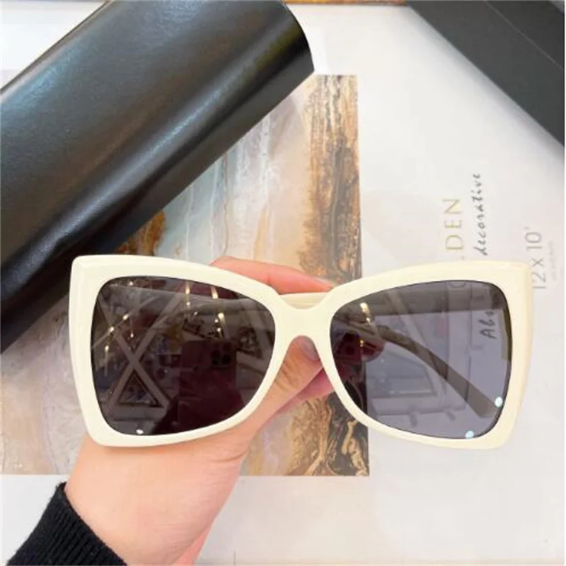 Luxury Brand Designer High Quality Eyeglass Classic Attitude Sunglasses 0174 For Men Women UV400 Protection Eyewear With Box
Luxury Brand Designer High Quality Eyeglass Classic Attitude Sunglasses 0174 For Men Women UV400 Protection Eyewear With Box