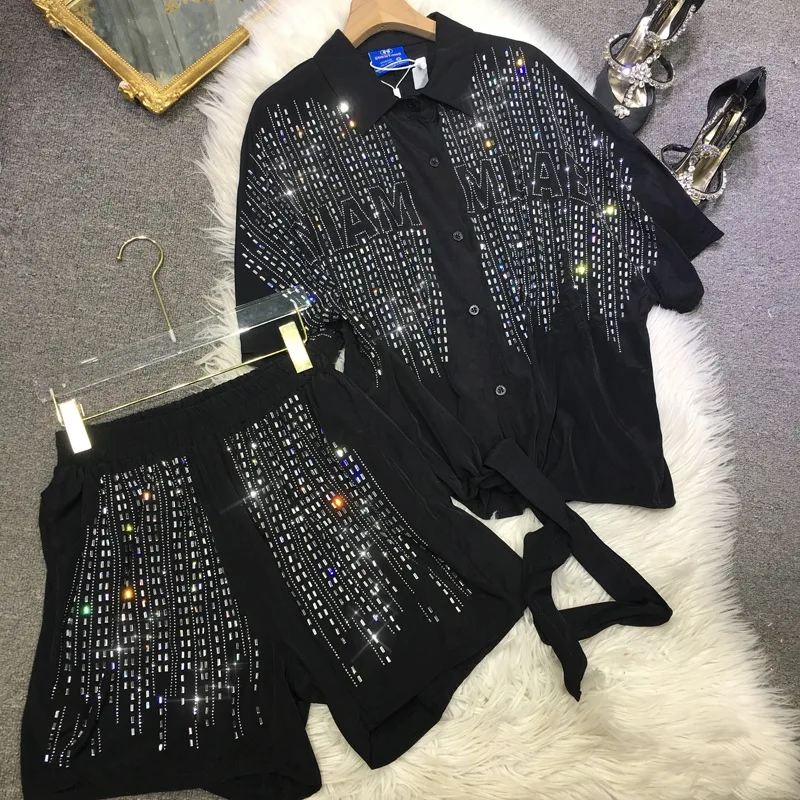 Fashion Ladies Summer Hor Drilling Two-piece Set Mid-long Short Sleeve Chiffon Shirt Loose Top + High Waist Wide Leg Shorts Suit
Fashion Ladies Summer Hor Drilling Two-piece Set Mid-long Short Sleeve Chiffon Shirt Loose Top + High Waist Wide Leg Shorts Suit