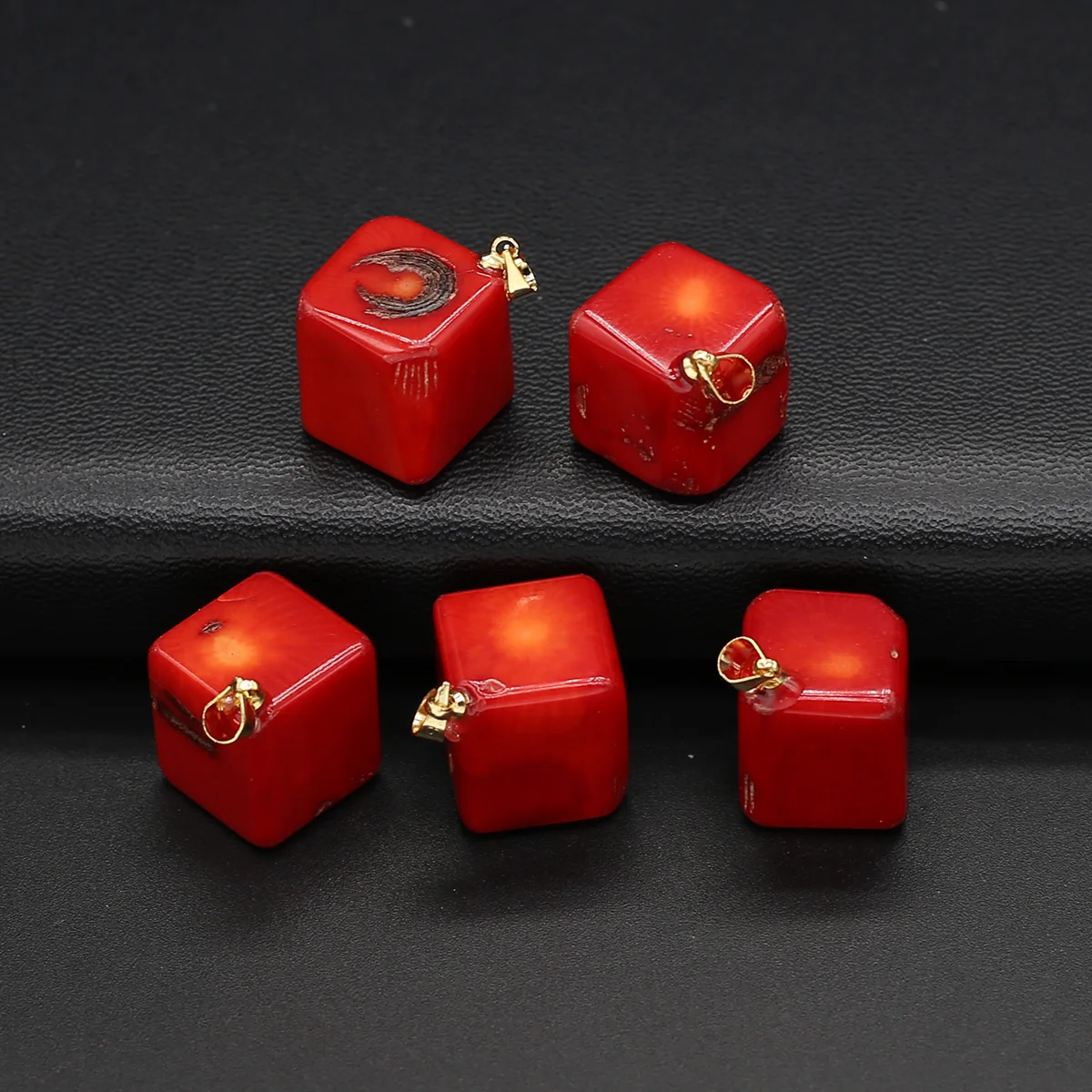 1PC Red Coral Bead Pendant Charms Square Shape Coral Bead for Women Making DIY Jewerly Earrings Necklace Gift 20-25mm
1PC Red Coral Bead Pendant Charms Square Shape Coral Bead for Women Making DIY Jewerly Earrings Necklace Gift 20-25mm
