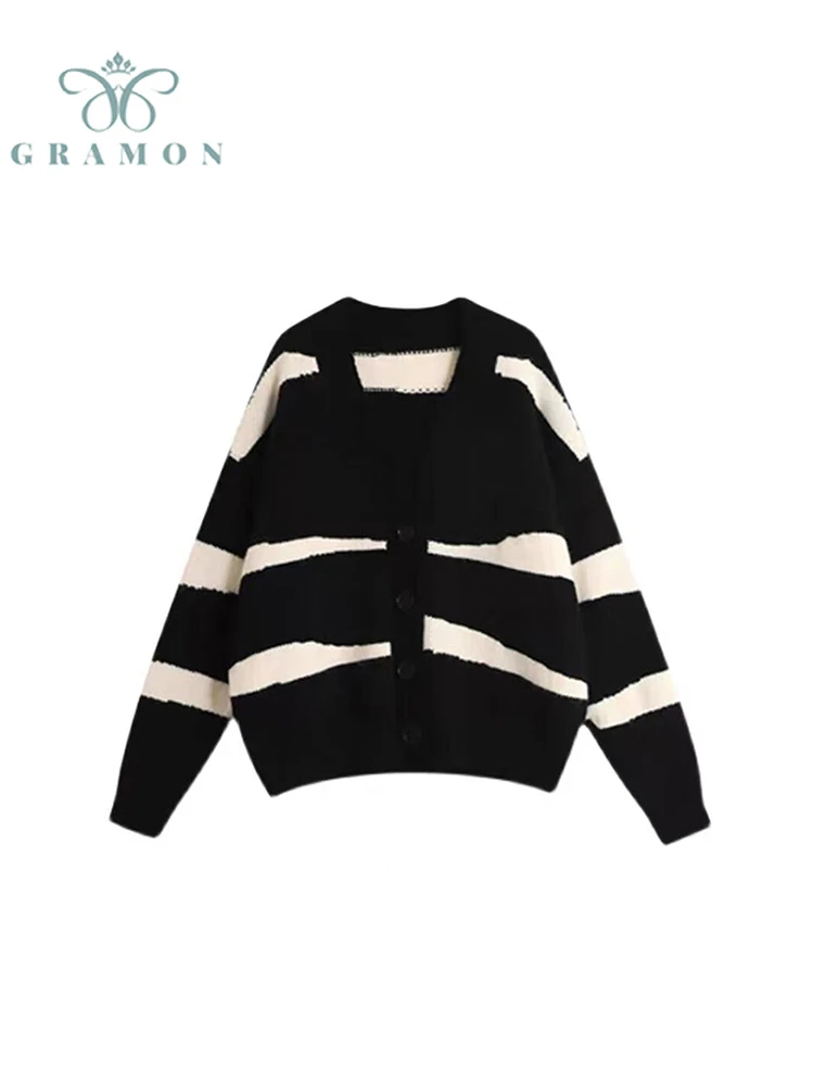 2022 Autumn Winter Fashion Women Classic Stripe V Neck knitted Button Up Cardigan Korean Sweater Femme Long Sleeve Loose Clothes
2022 Autumn Winter Fashion Women Classic Stripe V Neck knitted Button Up Cardigan Korean Sweater Femme Long Sleeve Loose Clothes