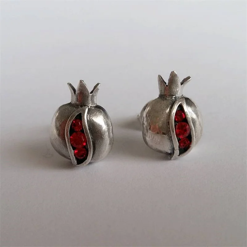 Pomegranate Earrings Inlaid Red Stone For Women Boho Piercing Ear Studs Simple Personalized Accessories Party Gift Jewelry
Pomegranate Earrings Inlaid Red Stone For Women Boho Piercing Ear Studs Simple Personalized Accessories Party Gift Jewelry