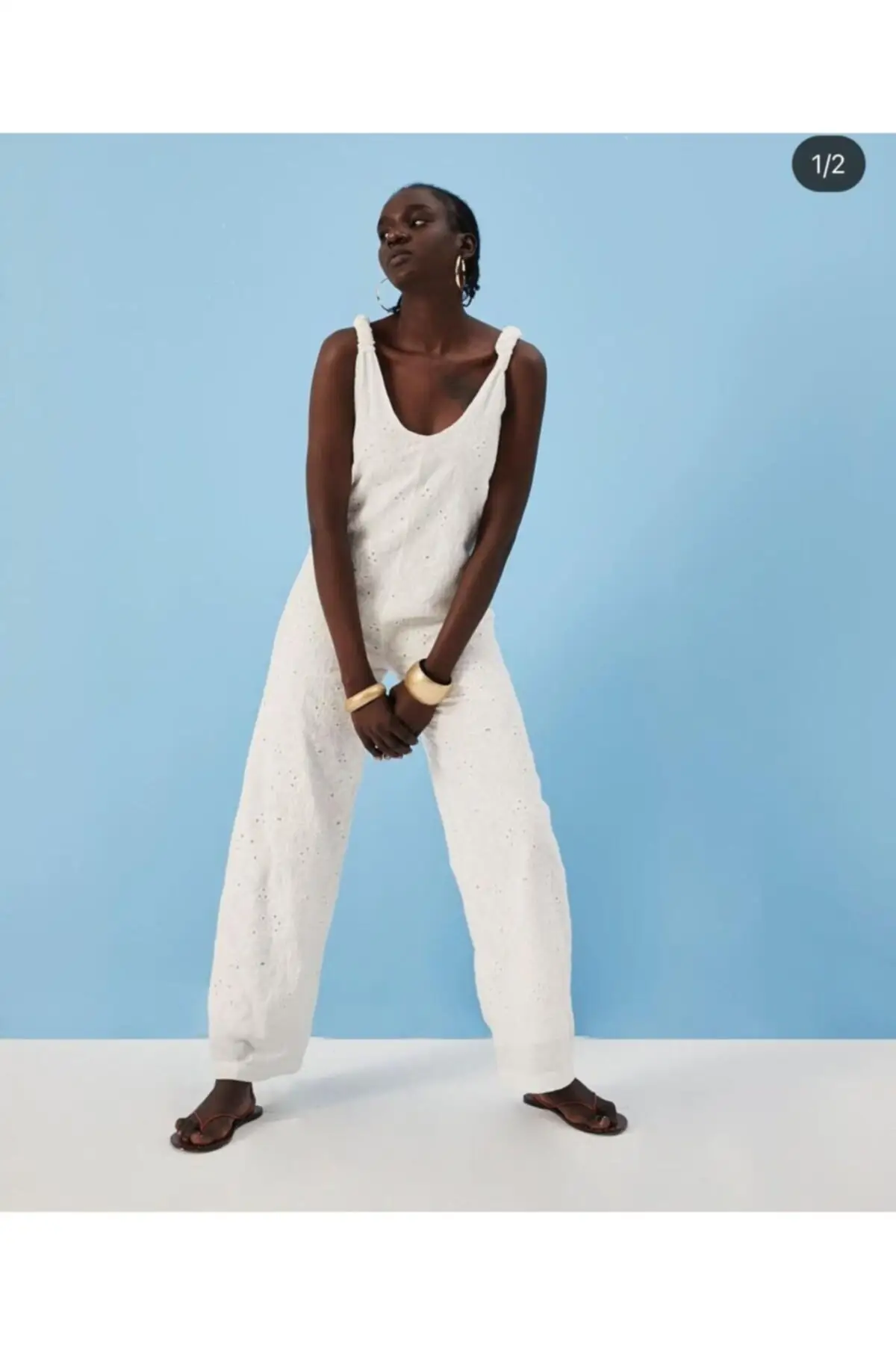 Women's Overalls Scalloped embroidery Jumpsuit Hot Style Quality Fabric Sleeveless Baggy Trousers Casual Jumpsuit
Women's Overalls Scalloped embroidery Jumpsuit Hot Style Quality Fabric Sleeveless Baggy Trousers Casual Jumpsuit