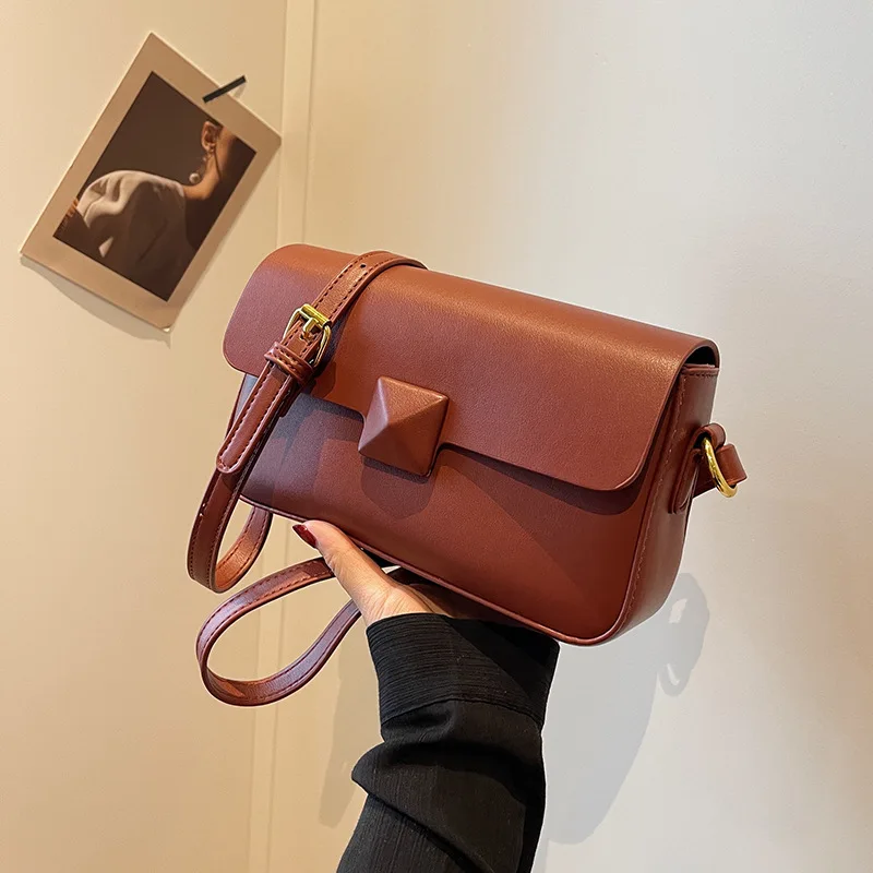 Небольшая Квадратная сумка нишевого дизайна, Высококачественная Изысканная сумка на плечо для женщин, элегантные темпераментные сумки через плечо, женская сумка-клатч 
Небольшая Квадратная сумка нишевого дизайна, Высококачественная Изысканная сумка на плечо для женщин, элегантные темпераментные сумки через плечо, женская сумка-клатч