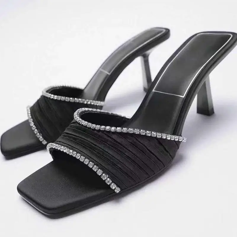 Женские туфли на высоком каблуке, черные туфли на шпильке с инкрустацией, Новинка лета 2022, модные роскошные дизайнерские сандалии с открытым носком на спине
Женские туфли на высоком каблуке, черные туфли на шпильке с инкрустацией, Новинка лета 2022, модные роскошные дизайнерские сандалии с открытым носком на спине