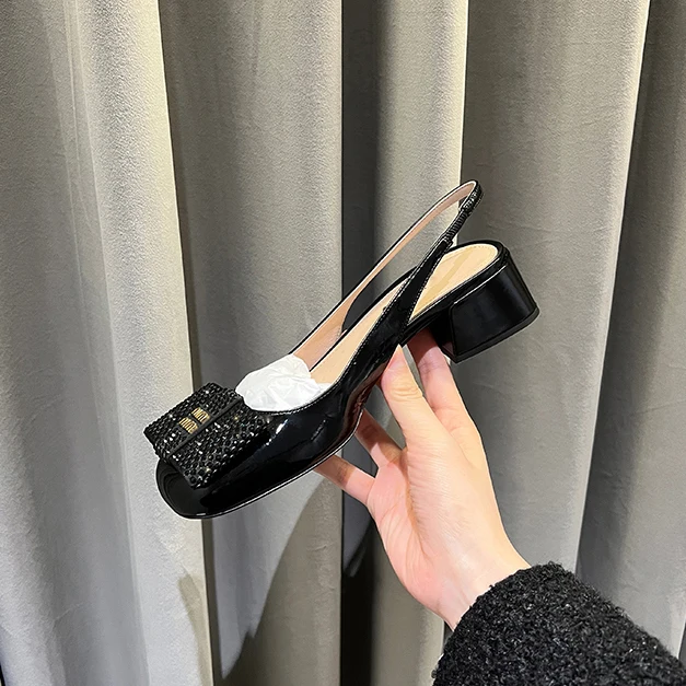 Women's Round Sandals 2023 Spring Ball New Square Heel Flash Diamond Bow Low Heel Muller Shoes
Women's Round Sandals 2023 Spring Ball New Square Heel Flash Diamond Bow Low Heel Muller Shoes