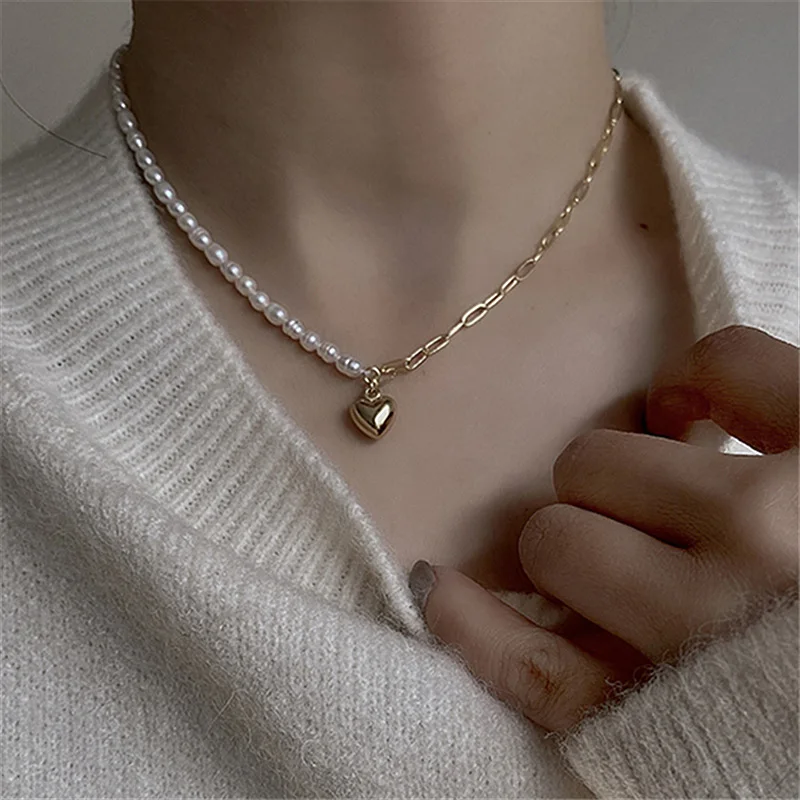 Retro Glossy Heart Pendant Necklace Pendant Necklaces for Women Female Metal Simulated Pearl Asymmetric Chokers Necklace Jewelry
Retro Glossy Heart Pendant Necklace Pendant Necklaces for Women Female Metal Simulated Pearl Asymmetric Chokers Necklace Jewelry