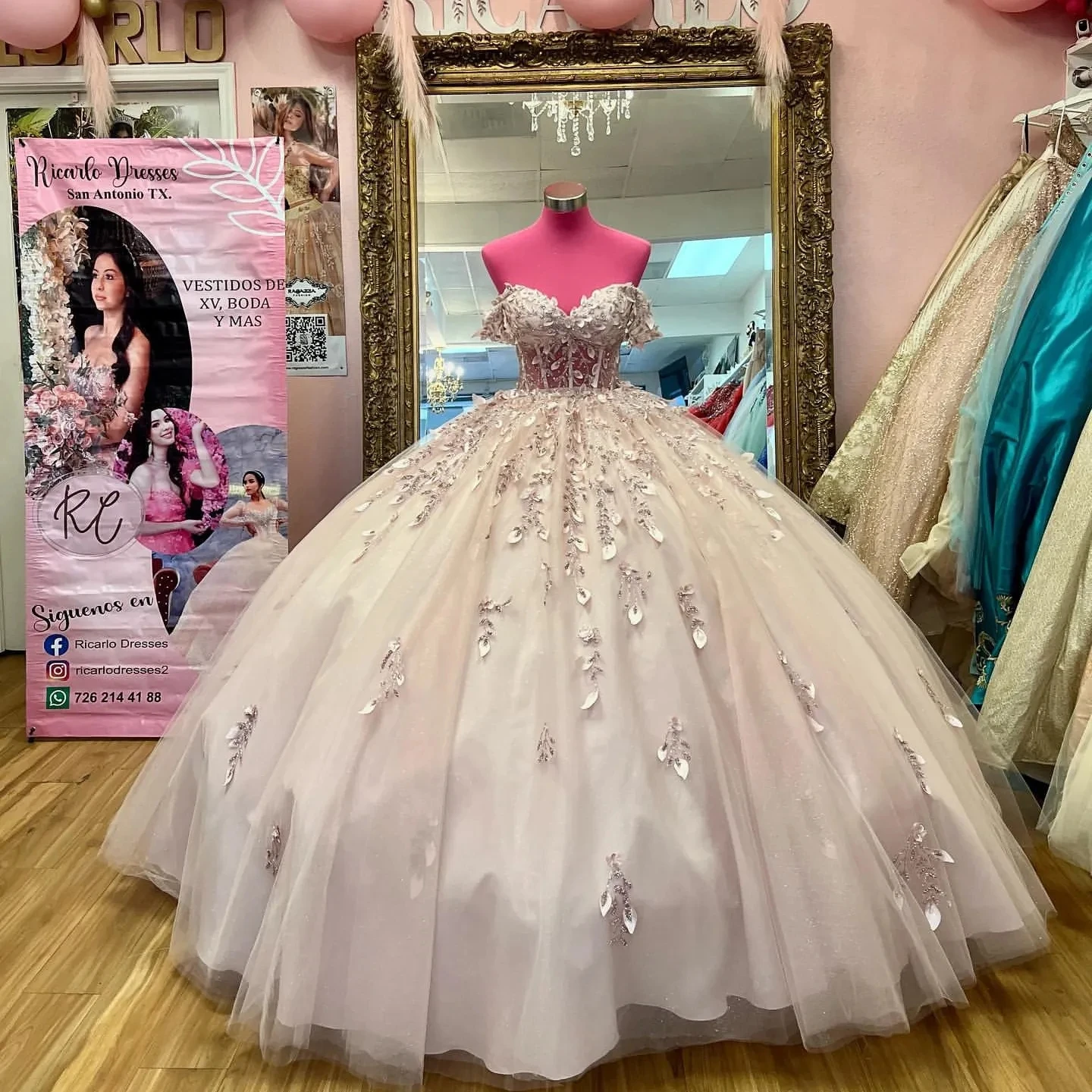 Ashely Alsa Luxury Sparkly Quinceanera Dresses Ball Gowns Sweet 16 Girl Vestido De 15 Anos Birthday Party Women Dance Prom Gown
Ashely Alsa Luxury Sparkly Quinceanera Dresses Ball Gowns Sweet 16 Girl Vestido De 15 Anos Birthday Party Women Dance Prom Gown