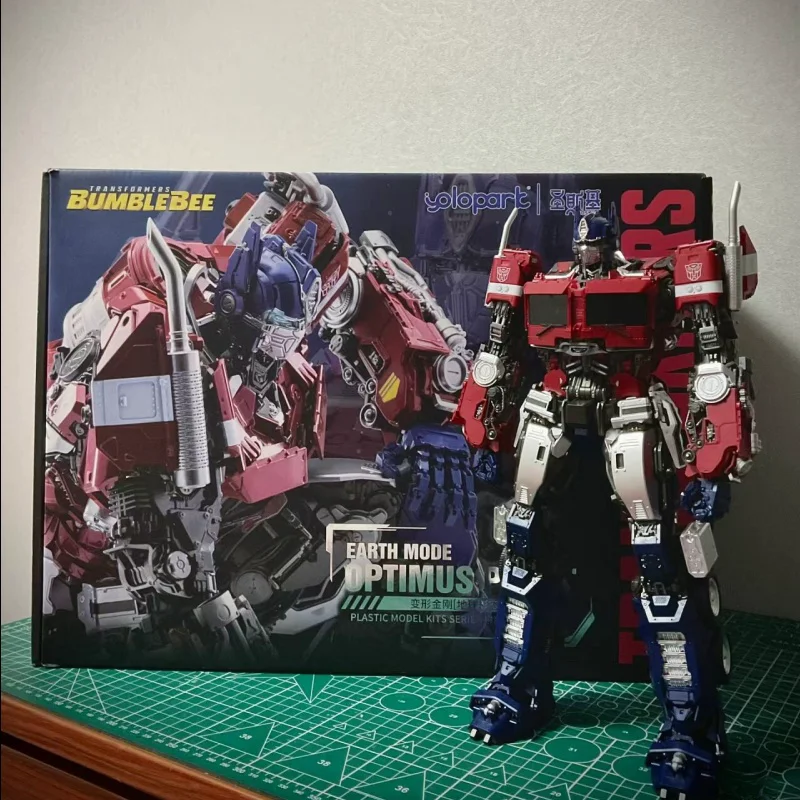 В наличии Yolopark Sansky Optimus Prime Legend игрушки-трансформеры в собранном виде