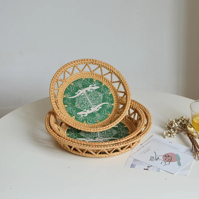 Living Room Supplies Storage Basket Hand-woven Storage Tray Hollow Design Storage Items Exquisite And Beautiful Raw Tray
Living Room Supplies Storage Basket Hand-woven Storage Tray Hollow Design Storage Items Exquisite And Beautiful Raw Tray