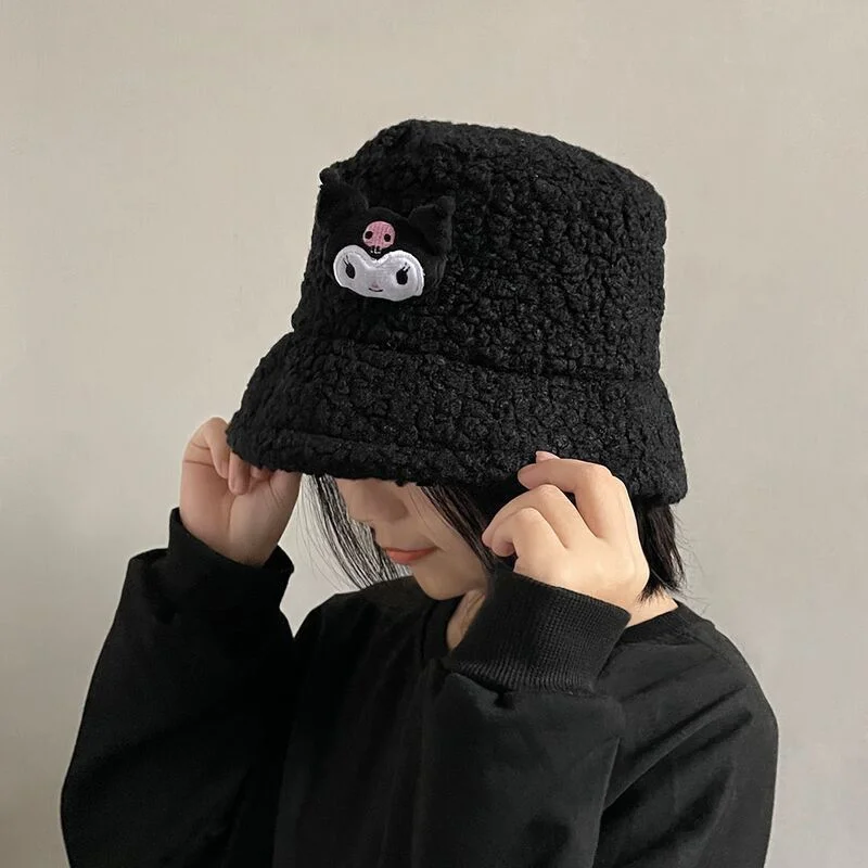 Кавайная плюшевая шапка Sanrio, милая Kuromi My Melody Cinnamoroll, мультяшная, теплая, универсальная, в стиле рыбака, реальный подарок для девушек
Кавайная плюшевая шапка Sanrio, милая Kuromi My Melody Cinnamoroll, мультяшная, теплая, универсальная, в стиле рыбака, реальный подарок для девушек