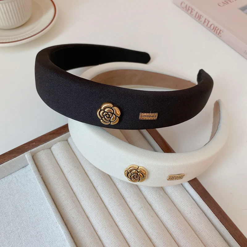 Classic Cloth Flower Hair Bands Black White Acrylic Sponge Zinc Alloy Headbands Simple Elastic Hair Accessories for Girls
Classic Cloth Flower Hair Bands Black White Acrylic Sponge Zinc Alloy Headbands Simple Elastic Hair Accessories for Girls