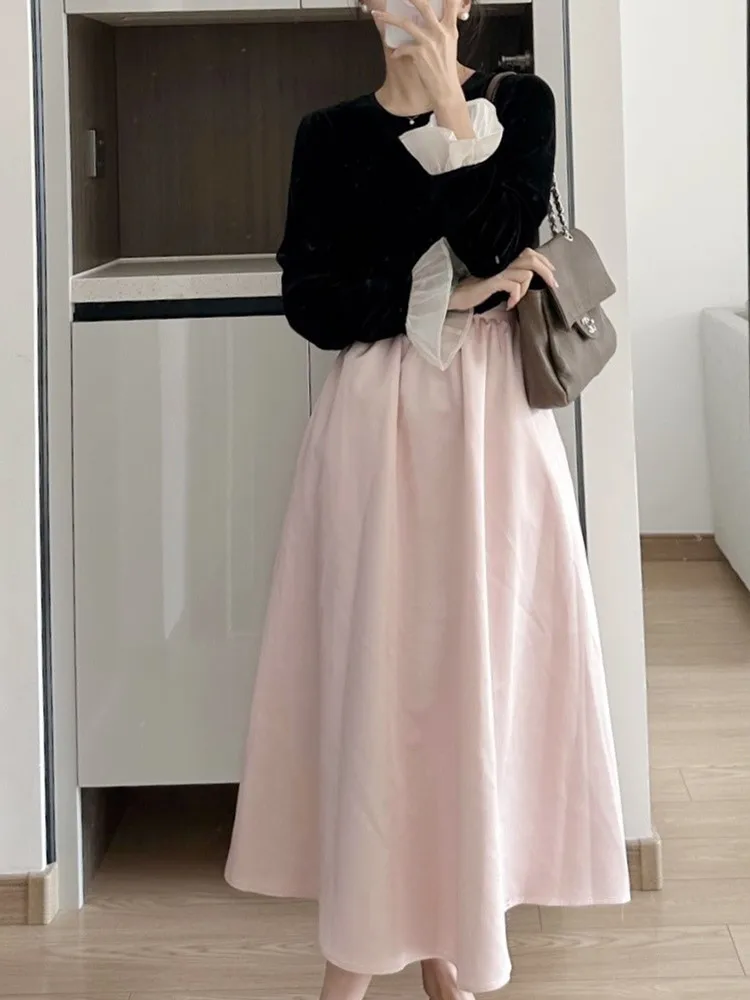 Vintage Women Spring Summer Two Piece Set Korean Style Long Sleeve Velvet Tops + High Waist Long Skirt Elegant 2 Pieces Outfits
Vintage Women Spring Summer Two Piece Set Korean Style Long Sleeve Velvet Tops + High Waist Long Skirt Elegant 2 Pieces Outfits