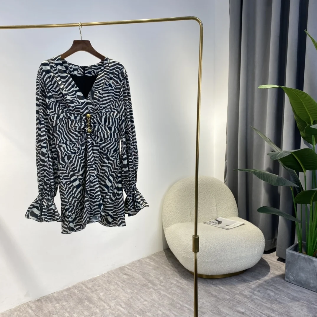 Women High Street 2022 New Spring Original Black White Stripe Button Butterfly Sleeve V-Neck Folds A-LINE Mini Waist Dress
Women High Street 2022 New Spring Original Black White Stripe Button Butterfly Sleeve V-Neck Folds A-LINE Mini Waist Dress