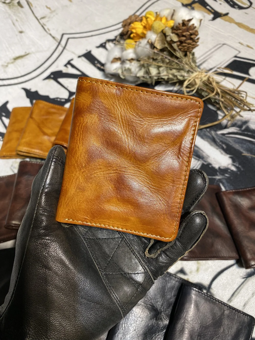 Tailor Brando Genuine Vegetable Tanned Cowhide Washed and Distressed men's Short Zipper All-Inclusive Vintage Pleated Wallet
Tailor Brando Genuine Vegetable Tanned Cowhide Washed and Distressed men's Short Zipper All-Inclusive Vintage Pleated Wallet