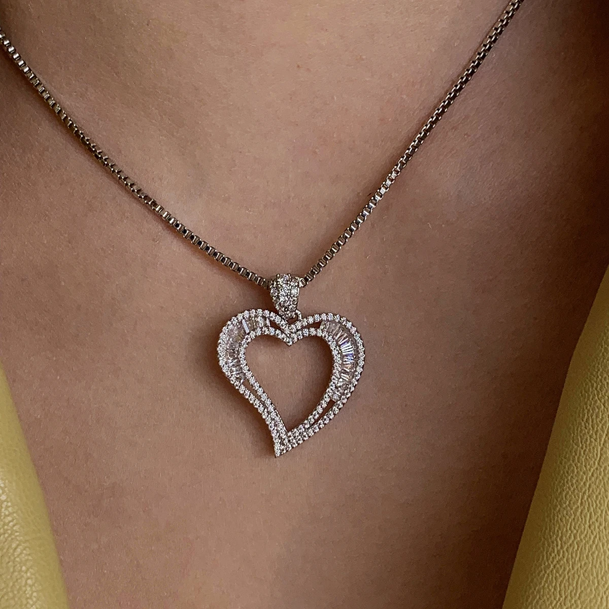 High sense shining exquisite zirconium filled Peach Heart Pendant Necklace light luxury love clavicle chain neck ornament female
High sense shining exquisite zirconium filled Peach Heart Pendant Necklace light luxury love clavicle chain neck ornament female