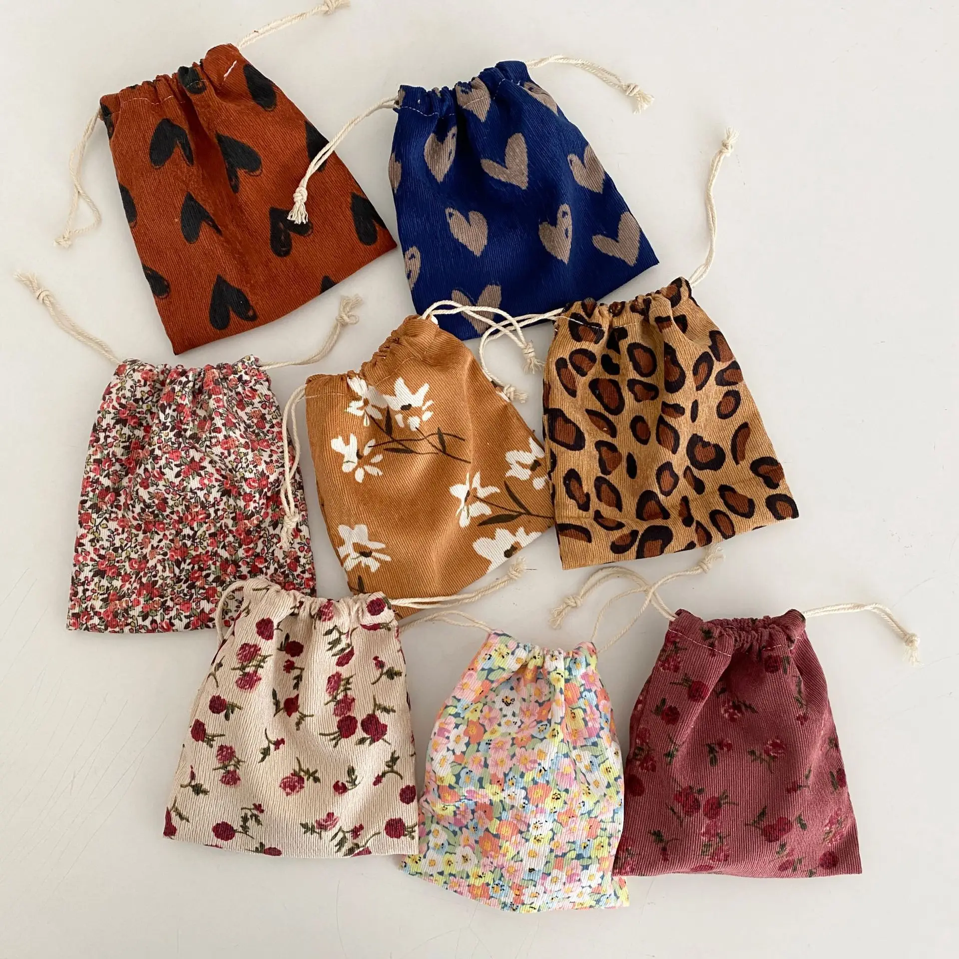 Corduroy Drawstring Bag 3 Pieces Cute Floral Drawstring Pouch Mini Storage Bag Jewelry Cosmetic Organizer Christmas Gift Bags
Corduroy Drawstring Bag 3 Pieces Cute Floral Drawstring Pouch Mini Storage Bag Jewelry Cosmetic Organizer Christmas Gift Bags