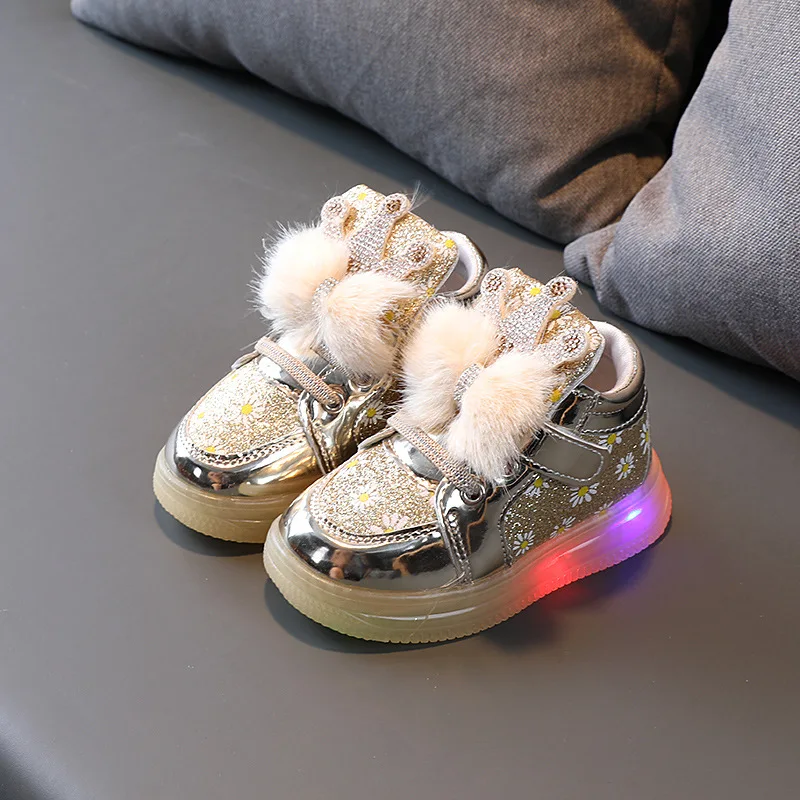 Size 21-30 Baby LED Shoes Glowing Sneakers With Light up Sole Luminous Toddler Shoes For Kids Girls Pretty Crown Shoes Led tenis
Size 21-30 Baby LED Shoes Glowing Sneakers With Light up Sole Luminous Toddler Shoes For Kids Girls Pretty Crown Shoes Led tenis