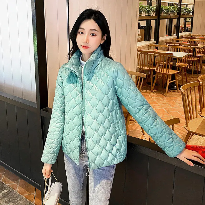 Winter Padded Jacket Women's 2022 New Thin and Short Diamond-shaped Plaid Stand-up Collar Loose Solid Color Down Cotton Coatt
Winter Padded Jacket Women's 2022 New Thin and Short Diamond-shaped Plaid Stand-up Collar Loose Solid Color Down Cotton Coatt