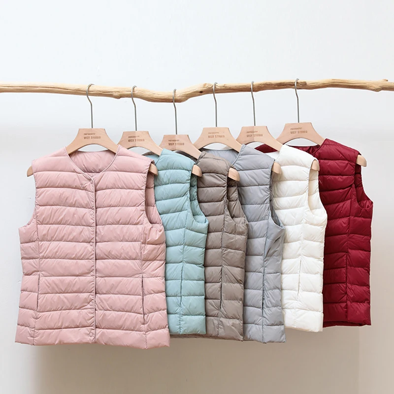 Женский пуховик с воротником-стойкой и карманами, на утином пуху
Женский пуховик с воротником-стойкой и карманами, на утином пуху