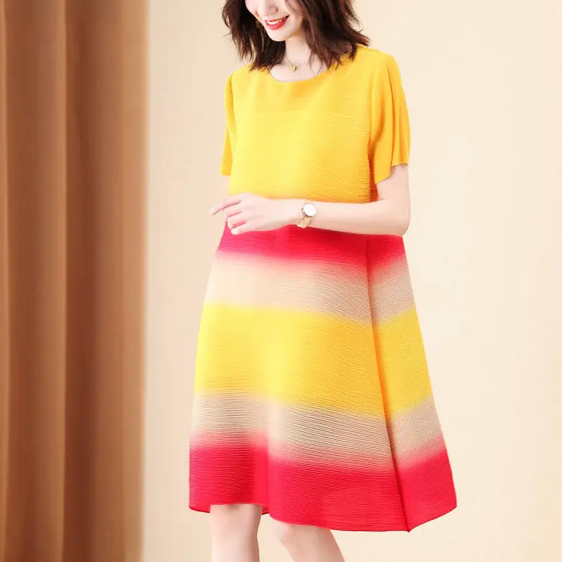 Pleated plus size dress 2021 spring and summer new fashion striped print age-reducing loose dress
Pleated plus size dress 2021 spring and summer new fashion striped print age-reducing loose dress