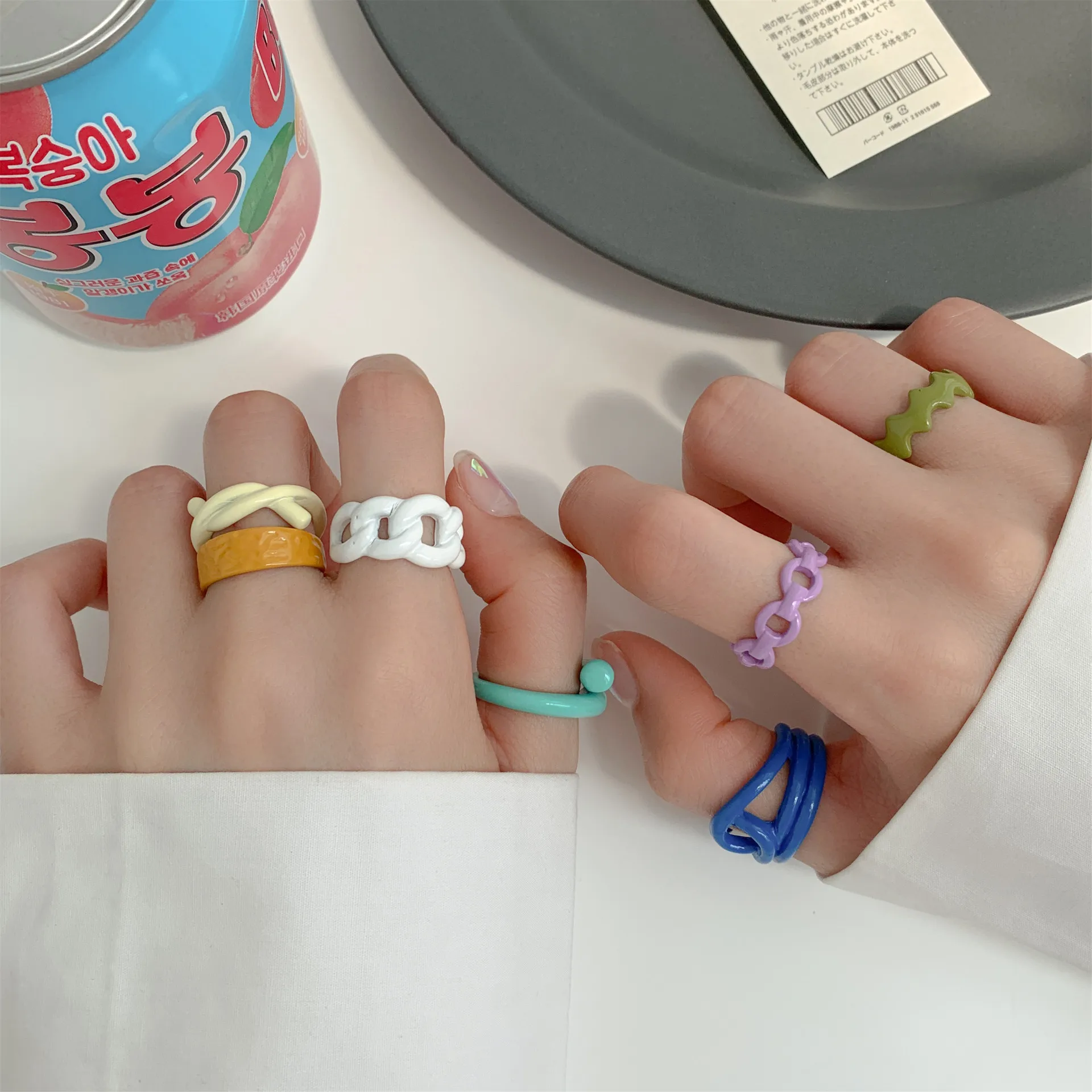 European And American Vintage Alloy Spray Paint Ring Trend Color Macarone Index Finger Ring Temperament Candy Color Open Ring
European And American Vintage Alloy Spray Paint Ring Trend Color Macarone Index Finger Ring Temperament Candy Color Open Ring