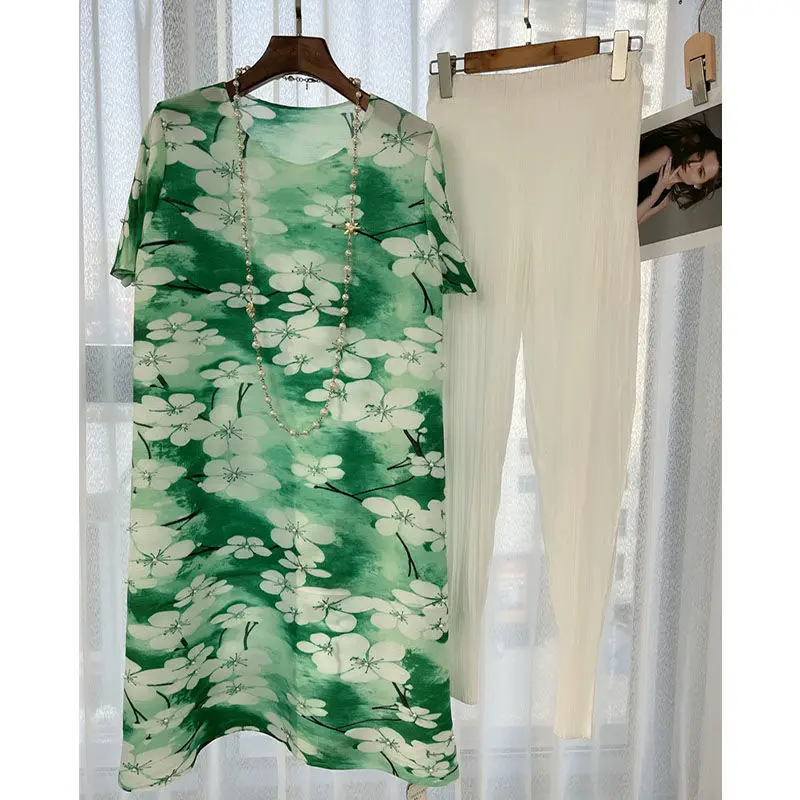 Dress female 2022 Summer new fold printing, loose fashionable simple casual large size round neck short -sleeved dress female
Dress female 2022 Summer new fold printing, loose fashionable simple casual large size round neck short -sleeved dress female