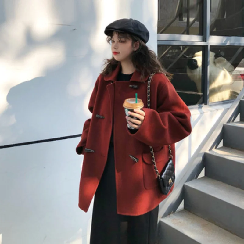 Autumn and Winter 2021 New Retro Temperament Loose Medium and Long Ox Horn Button Long Sleeve Wool Coat Women's Coat
Autumn and Winter 2021 New Retro Temperament Loose Medium and Long Ox Horn Button Long Sleeve Wool Coat Women's Coat
