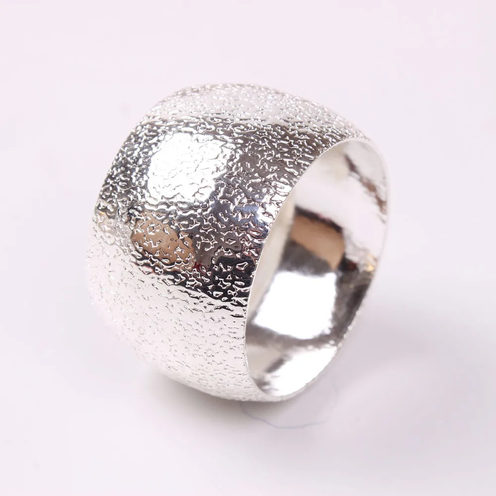 12PCS/Metal round starry sky gold and silver napkin ring table top decoration for family gatherings, receptions and hotels
12PCS/Metal round starry sky gold and silver napkin ring table top decoration for family gatherings, receptions and hotels